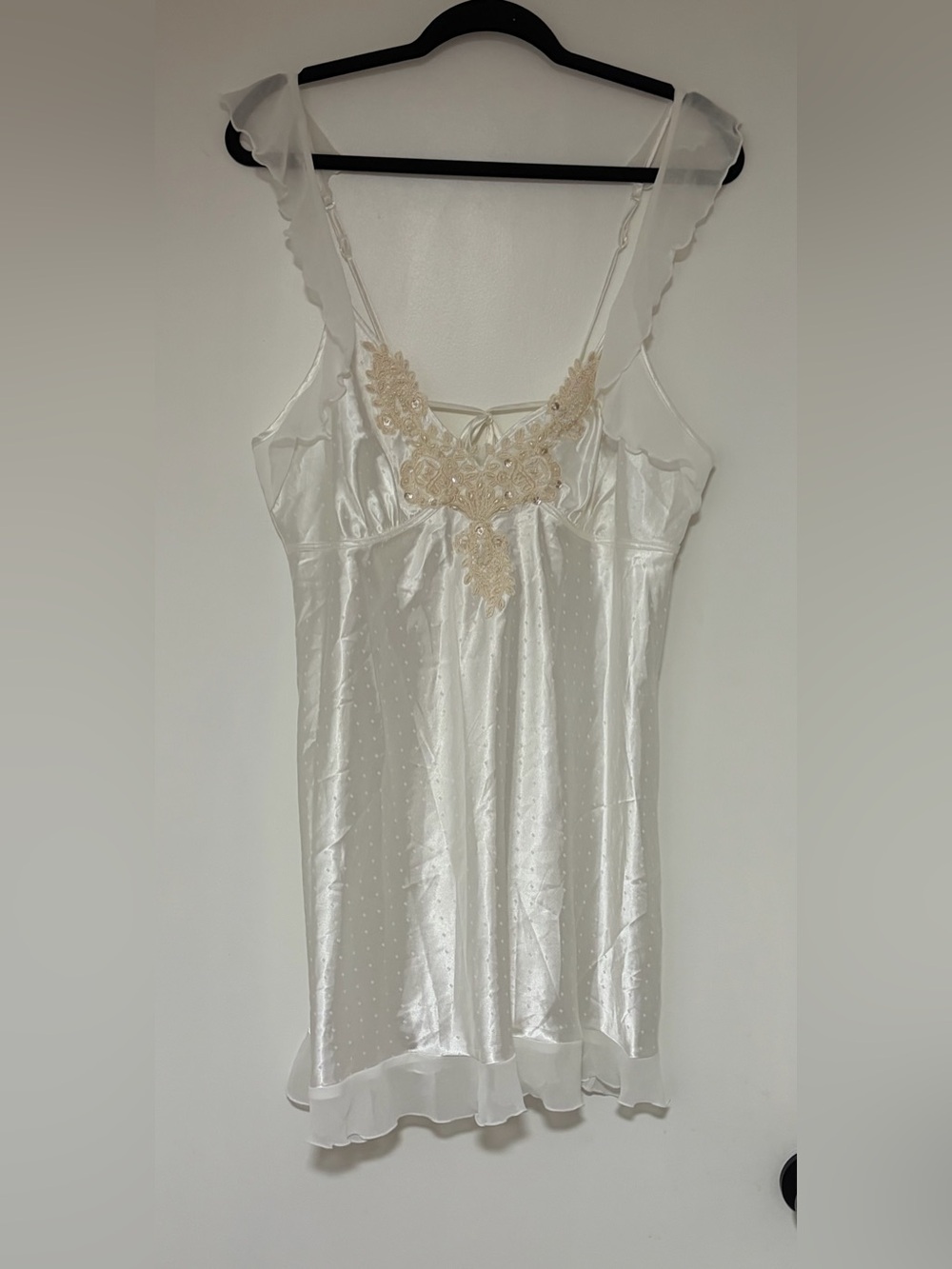 Linea Donatella Women’s White Lace Detail Satiny Chemise Chiffon Size Large